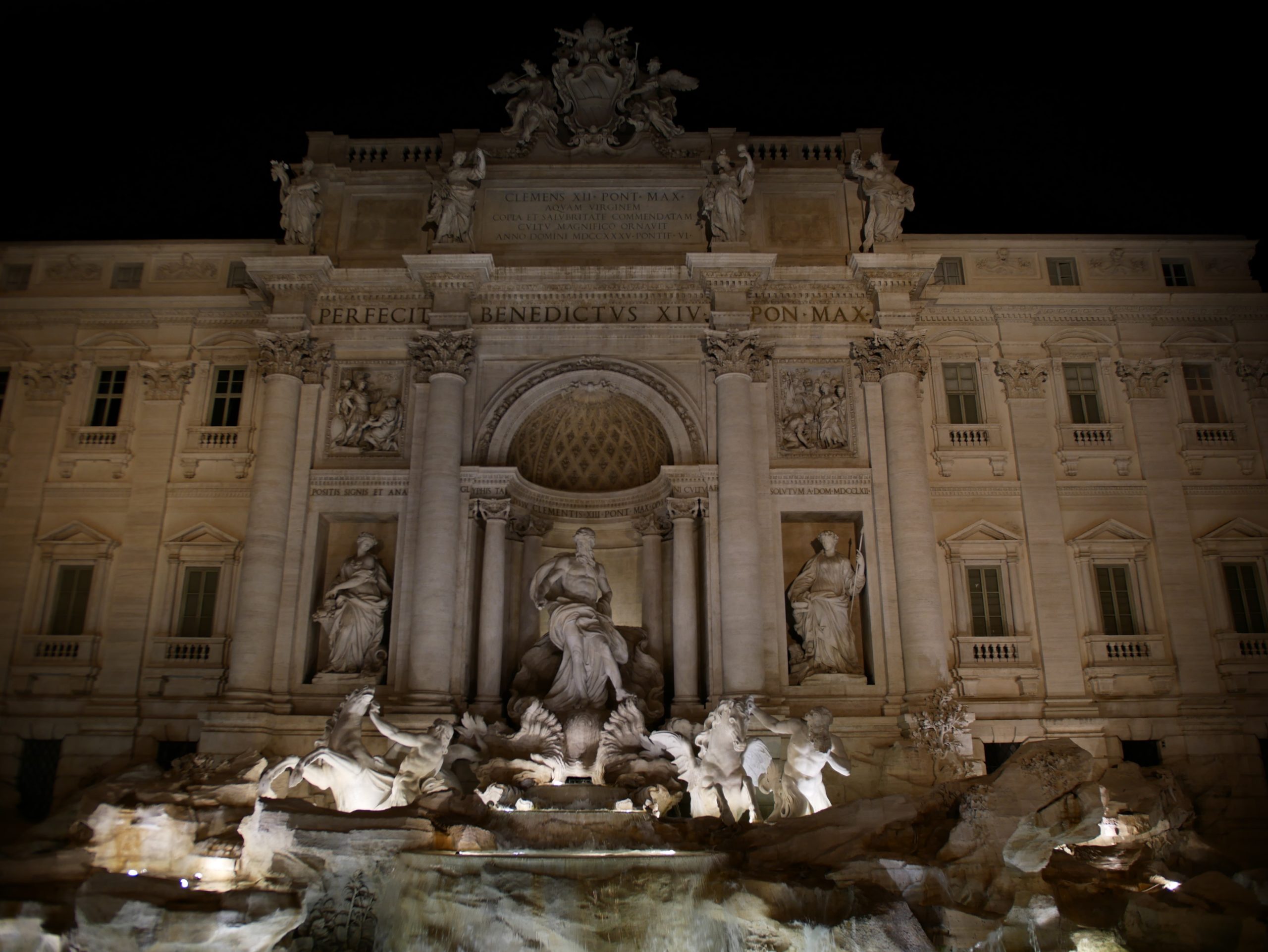 Visita serale di Roma Fontana di Trevi, Roma di notte, photo by Sten Ritterfeld Unsplash