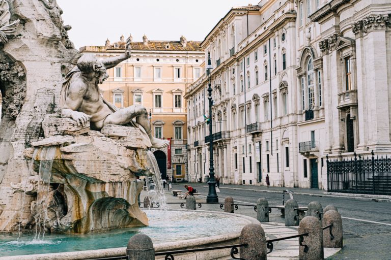 Rome en un jour Photo by Gabriella Clare Marino Unsplash