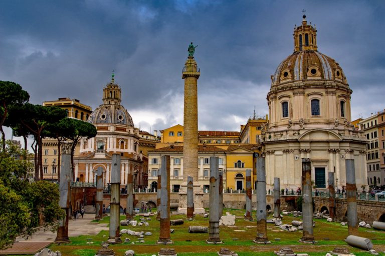 Visisa Fori Imperiali, Visite des forums impériaux Photo by Djedj Pixabay